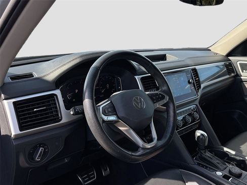 Used 2021 Volkswagen Atlas SEL Premium image 10