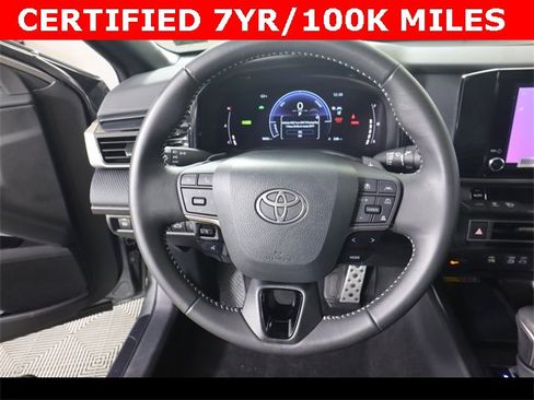Used 2025 Toyota Camry SE w/ Convenience Package image 18