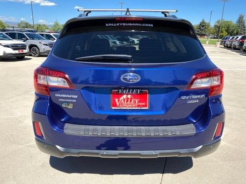 Used 2017 Subaru Outback 3.6R Touring AWD/4WD image 4