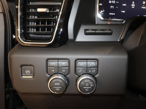 Used 2026 GMC Sierra 1500 Denali Ultimate AWD/4WD image 11