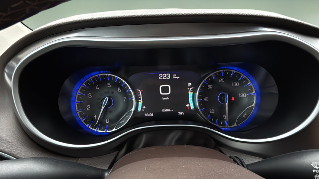 Used 2017 Chrysler Pacifica Touring-L Plus w/ Tire & Wheel Group FWD image 13