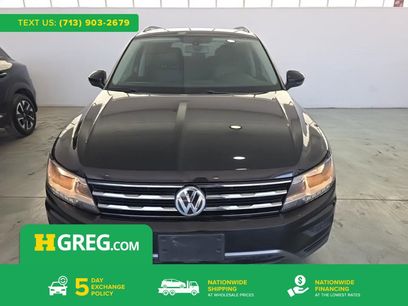 Used 2020 Volkswagen Tiguan SE w/ Panoramic Sunroof Package
