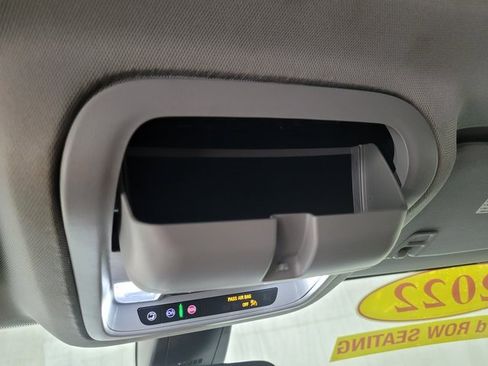 Used 2022 GMC Acadia SLT w/ GMC Pro Grade Package image 48