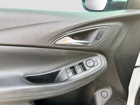 Used 2022 Buick Encore GX Select w/ Sport Touring Package image 9