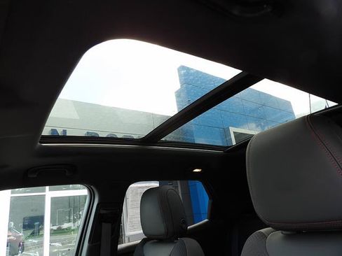 Certified 2023 Chevrolet TrailBlazer RS w/ Sun and Liftgate Package FWD image 17