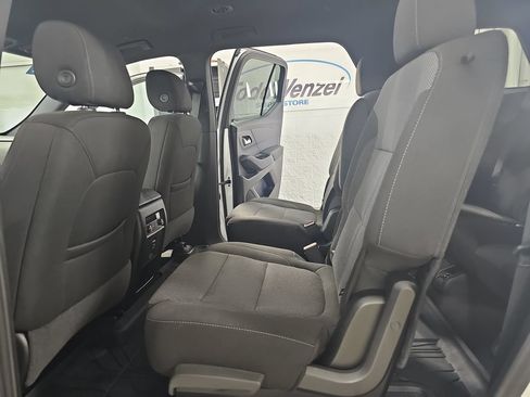 Certified 2023 Chevrolet Traverse LT FWD image 19