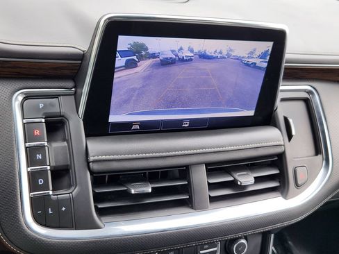 Used 2021 Chevrolet Suburban Premier AWD/4WD image 9