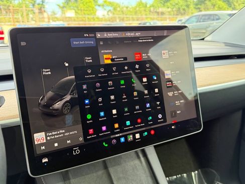 Used 2024 Tesla Model Y Long Range AWD/4WD image 28