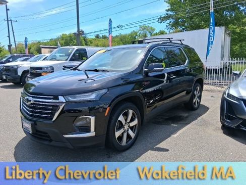 Used 2023 Chevrolet Traverse LT w/ LT Premium Package AWD/4WD image 4