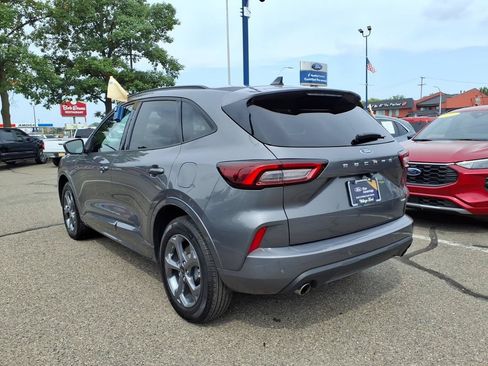 Used 2024 Ford Escape ST-Line w/ Tech Pack #1 AWD/4WD image 9