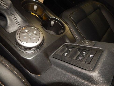 New 2025 Ford Bronco Badlands image 22