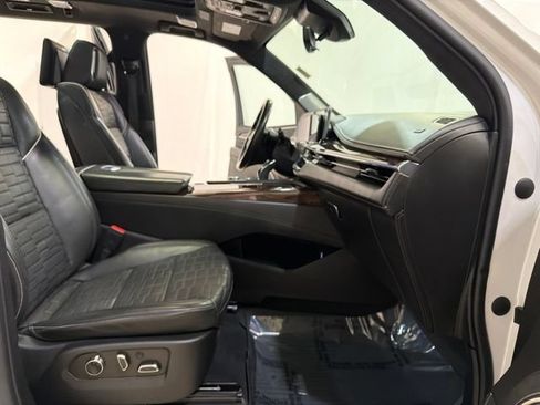 Used 2021 Cadillac Escalade Sport Platinum w/ Heavy-Duty Trailer Package AWD/4WD image 28