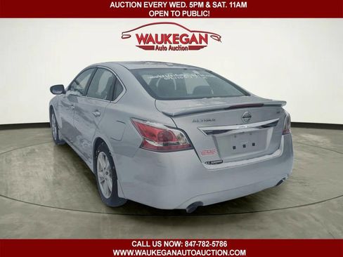 Used 2015 Nissan Altima 2.5 SV w/ Convenience Package image 6