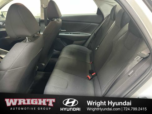 Certified 2025 Hyundai Elantra SE image 13