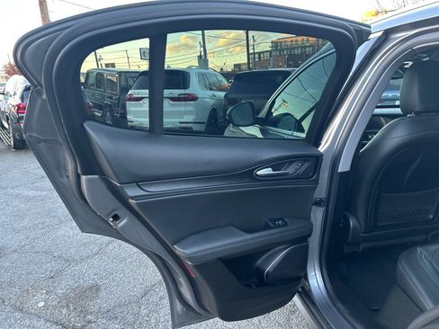 Used 2018 Alfa Romeo Stelvio AWD image 60