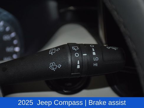Used 2025 Jeep Compass Limited AWD/4WD image 13