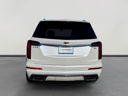 Used 2023 Cadillac XT6 Premium Luxury w/ Technology Package image 4