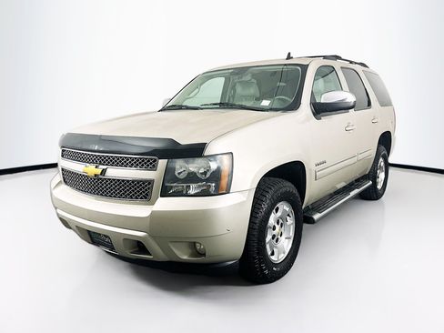 Used 2014 Chevrolet Tahoe LT w/ Luxury Package AWD/4WD image 3