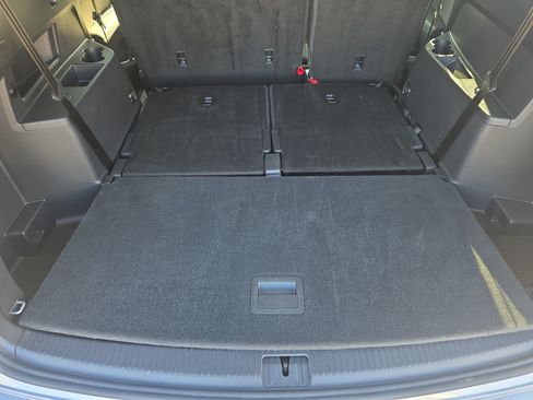 Used 2026 Volkswagen Atlas SE FWD image 11