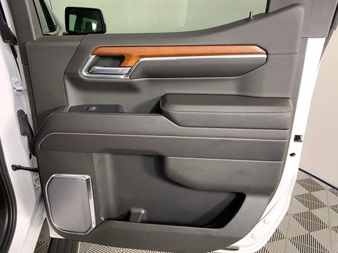 Used 2022 GMC Sierra 1500 Denali w/ Denali Reserve Package AWD/4WD image 11