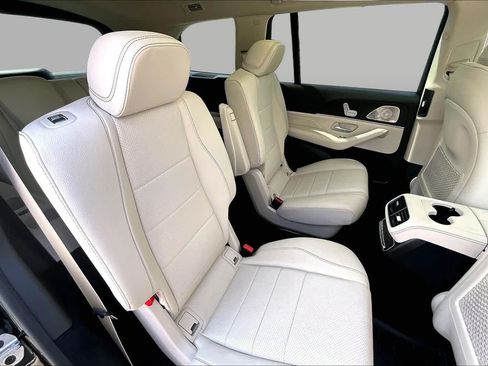 Certified 2025 Mercedes-Benz GLS 450 4MATIC image 20