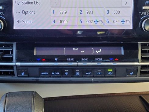 Certified 2023 Toyota Sienna XLE image 25