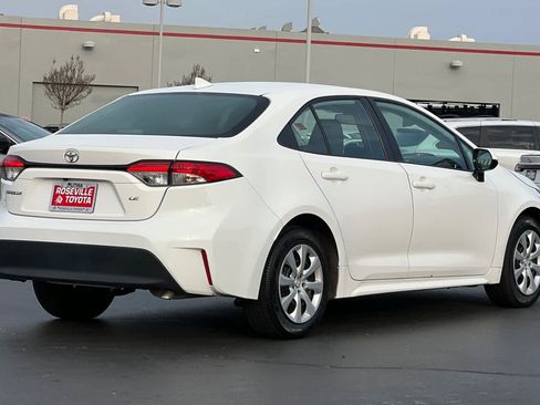 Used 2024 Toyota Corolla LE image 2