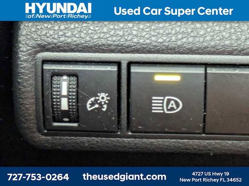 Used 2021 Toyota Corolla LE FWD image 25