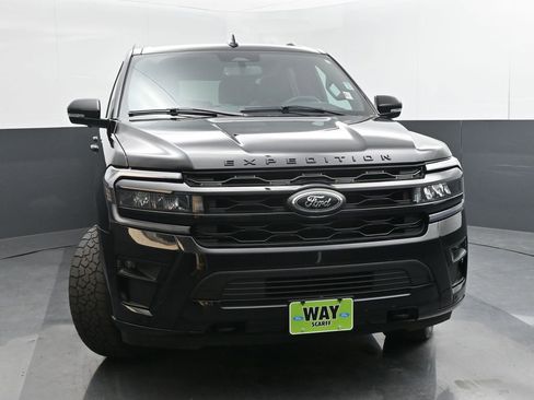Used 2022 Ford Expedition Max Limited image 8
