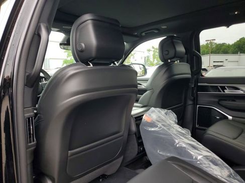 New 2026 Jeep Grand Wagoneer Limited AWD/4WD image 11