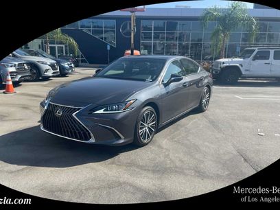 Used 2025 Lexus ES 350 w/ Premium Package