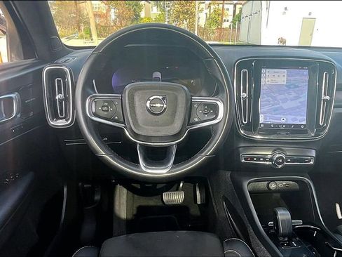 Certified 2023 Volvo C40 P8 Recharge Ultimate image 7