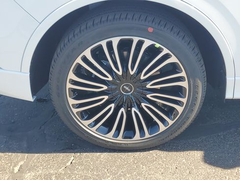 New 2026 Lincoln Aviator Black Label AWD/4WD image 5