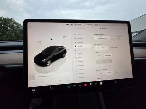 Used 2023 Tesla Model Y Long Range AWD/4WD image 46