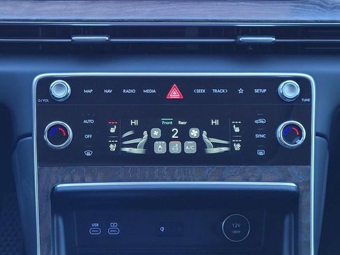 New 2025 Genesis GV80 2.5T Prestige image 17