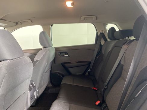 Used 2022 Nissan Rogue SV image 15