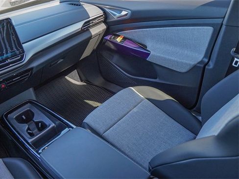 New 2025 Volkswagen ID.4 Pro image 18