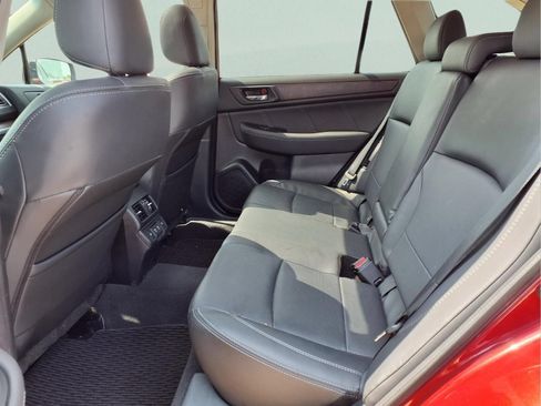 Used 2019 Subaru Outback 2.5i Limited AWD/4WD image 11