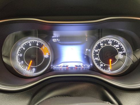 Used 2021 Jeep Cherokee Trailhawk image 23