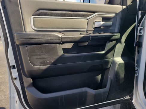 Used 2020 RAM 3500 Big Horn AWD/4WD image 16