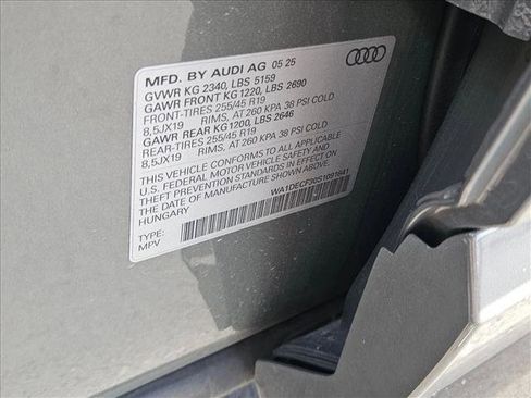 Used 2025 Audi Q3 2.0T Premium w/ Convenience Package AWD/4WD image 24
