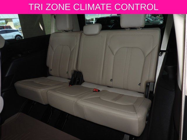 Used 2024 Ford Expedition Max Limited RWD image 20