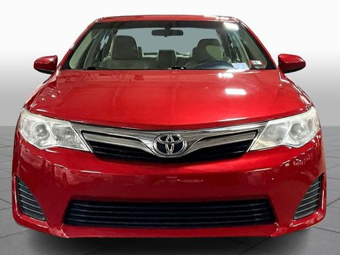 Used 2013 Toyota Camry LE image 3