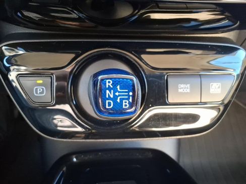 Used 2020 Toyota Prius XLE image 16