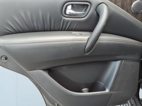 Used 2024 Nissan Armada Platinum w/ Captain's Chairs Package RWD image 11
