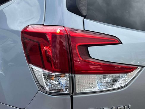 Used 2019 Subaru Forester Limited AWD/4WD image 9