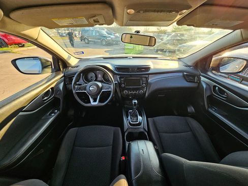 Used 2019 Nissan Rogue Sport S image 7