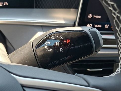 New 2026 Volkswagen Tiguan SE AWD/4WD image 8