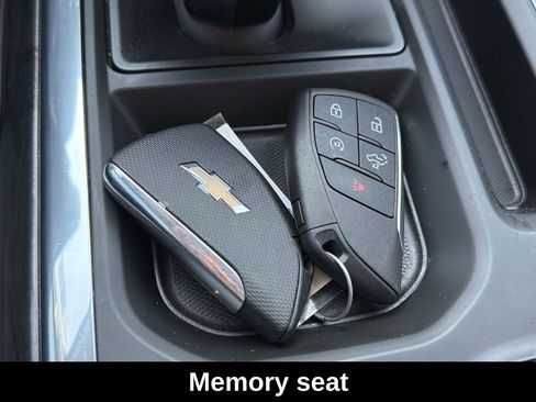 Used 2024 Chevrolet Silverado 1500 LTZ w/ LTZ Premium Package image 18