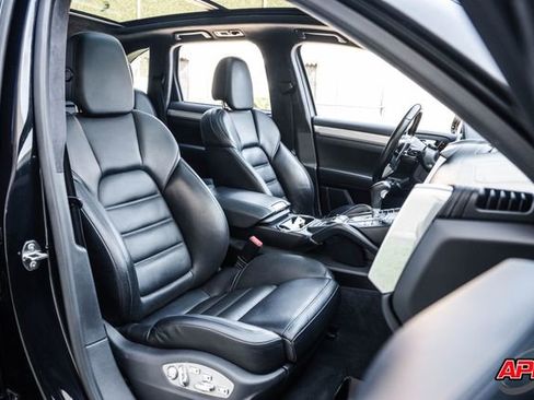 Used 2015 Porsche Cayenne Turbo image 66
